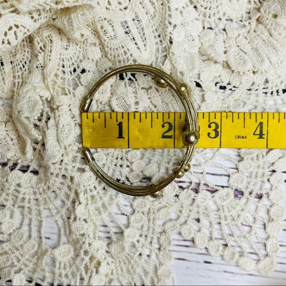 Gold color bracelet thin bands and beads - Picture 7 of 7